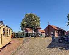IX7_4655 Tramsite Schepdaal, ter gelegenheid van de Erfgoeddag 2026 gevuld met trams en kijklustigen.
