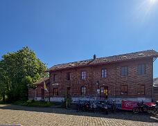 IX7_4656 Ontvngstgebouw Schepdaal, in de typisch no-nonsens stijl van de NMVB.