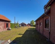 IX7_4702 Verboden terrein voor reizigers, de rest van de remise.