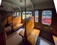 IXV_3743 Comfort uit de jaren dertig, interieur 2de-klasse rijtuig Type L